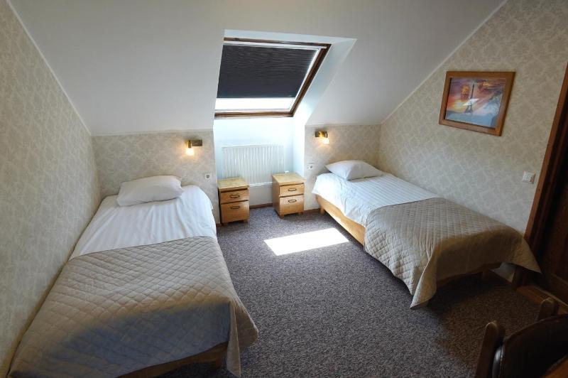 Basic Triple Room image 1