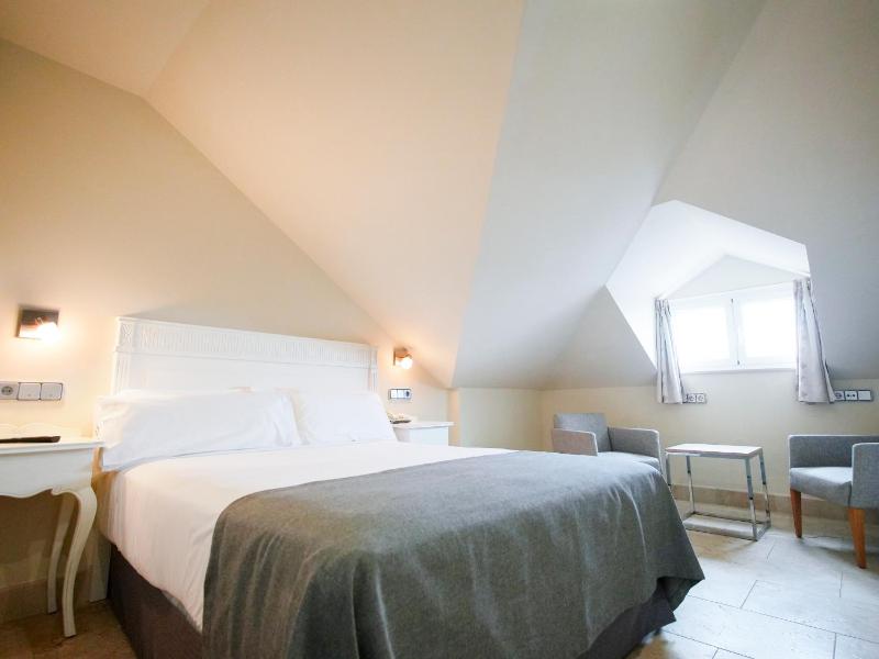 Economy Double Room image 1