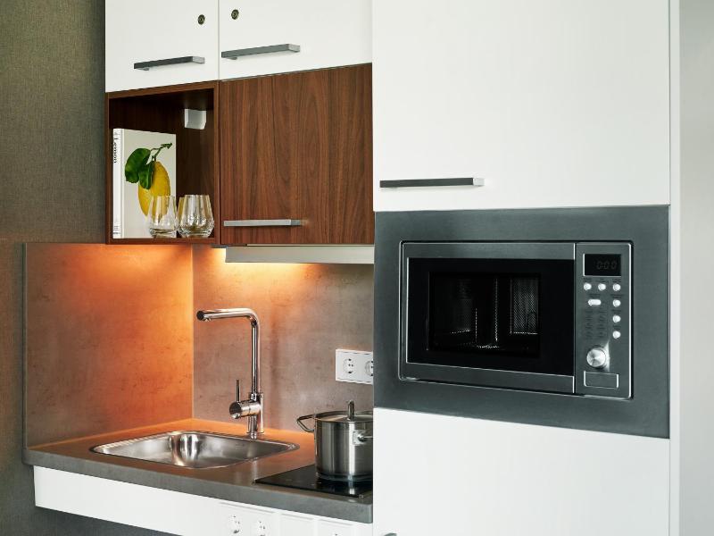 Extra Large Studio with Kitchenette and Sofa Bed - Accessible image 2