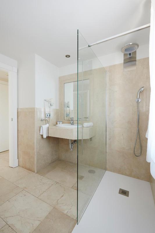 Double or Twin Room image 1