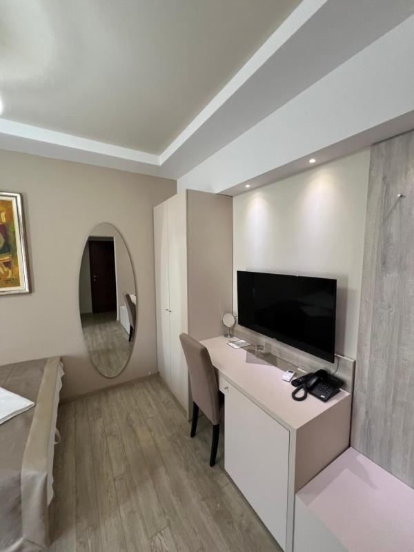 Economy Double Room image 3