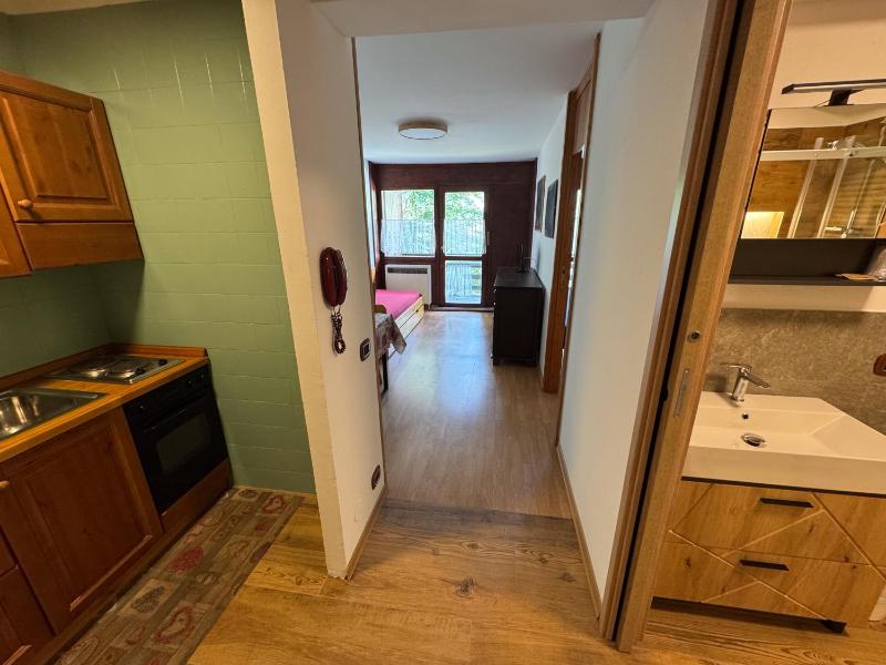 Deluxe One-Bedroom Apartment image 4