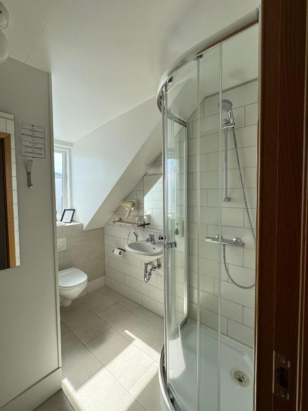 Economy Double Room image 2
