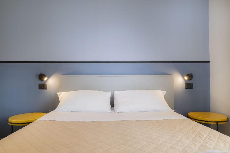 Global Hotel - image 41