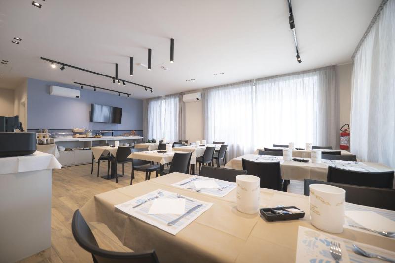 Global Hotel - image 25