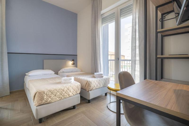 Global Hotel - image 12