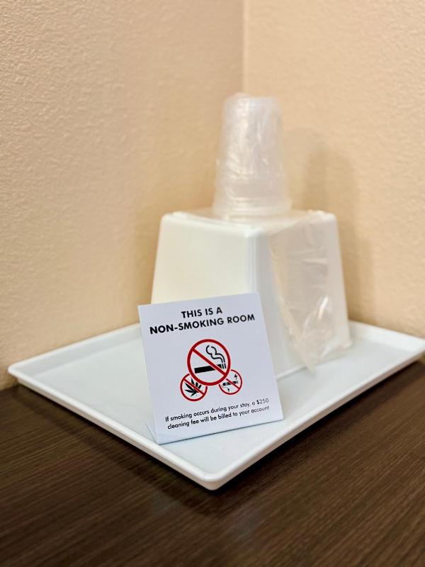 King Room - Non-Smoking image 2