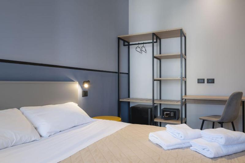 Global Hotel - image 33