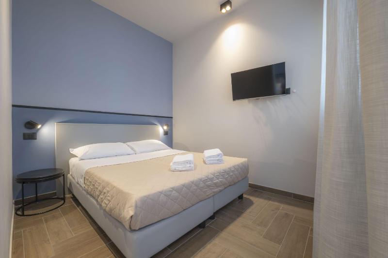 Global Hotel - image 20