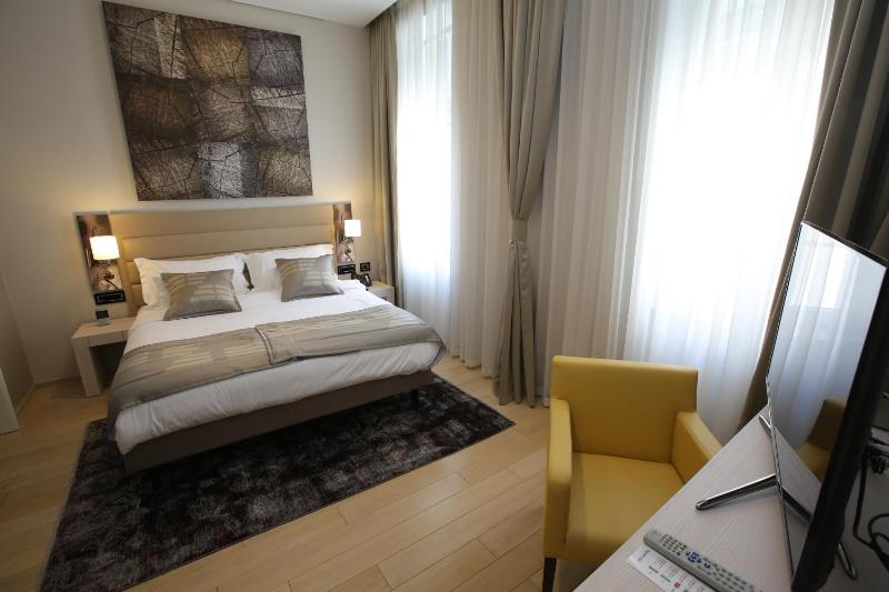 Presidential Three- Bedroom Apartment image 4