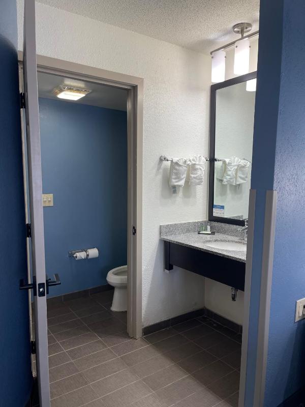Double Room with Two Double Beds - Non-Smoking image 3