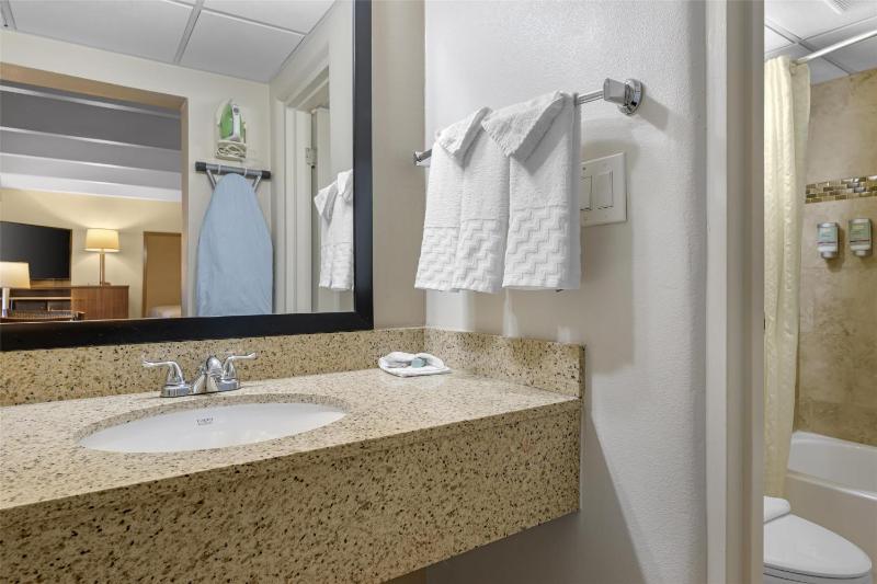 Double Room with Two Double Beds - Non-Smoking image 2