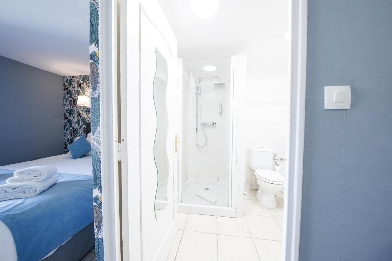 Comfort Triple Room image 3