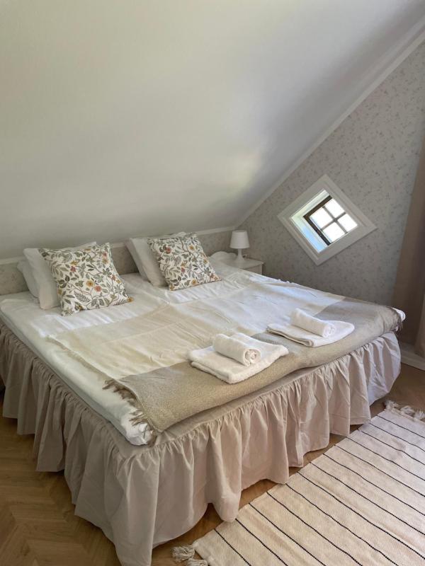 Double Room with Private Bathroom image 2