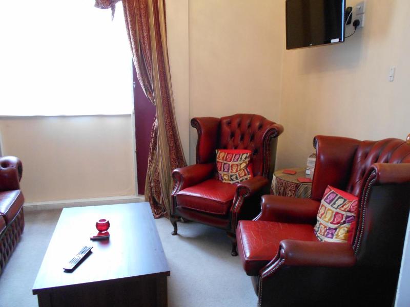 Cranborne Guest Accommodation Exclusively for Adults - image 13