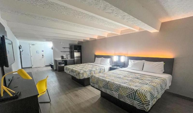 Queen Room with Two Queen Beds - Disability Access - Roll In Shower image 3