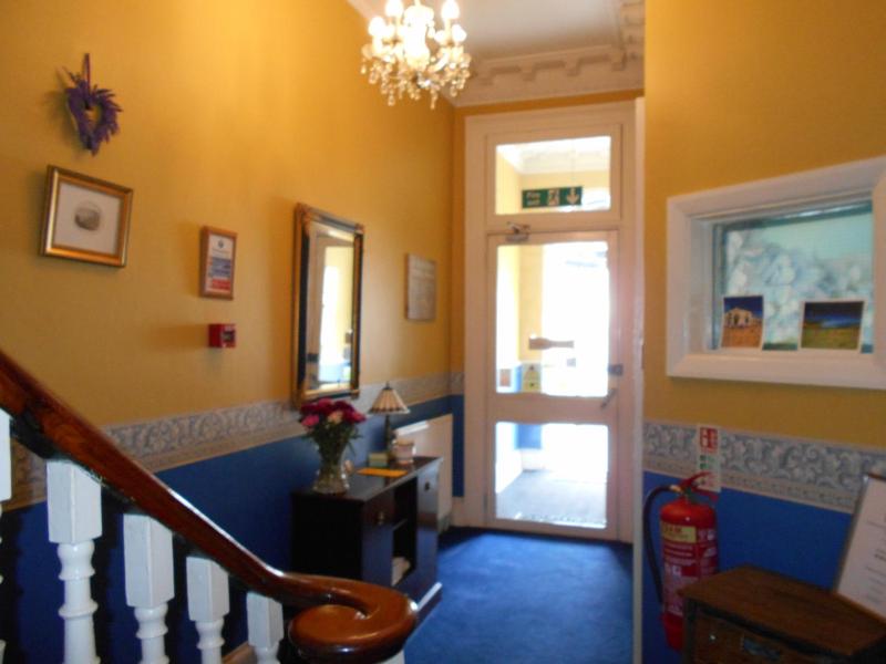 Cranborne Guest Accommodation Exclusively for Adults - image 9