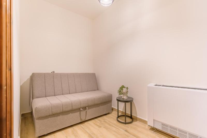 Superior Triple Room image 4