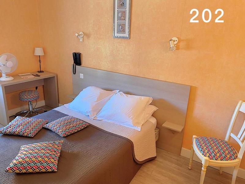 Double Room image 4