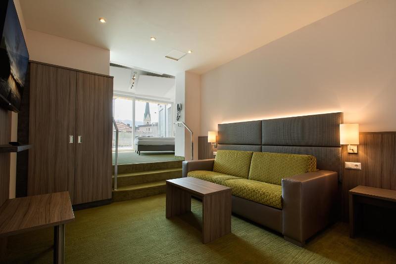 Junior Suite with Terrace image 4