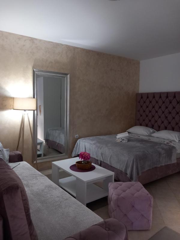Studio Apartment image 4