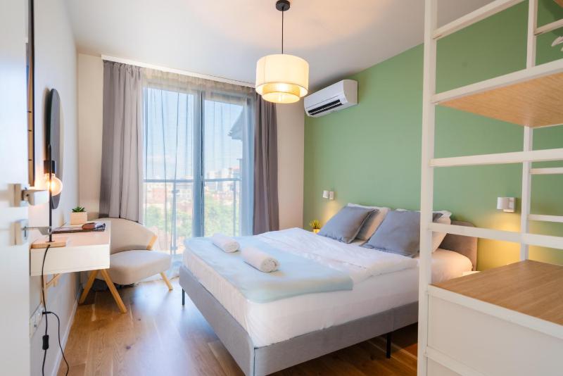 Design 1BDR Apartment near City Center - image 13