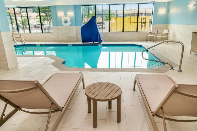 Holiday Inn Express Hotel & Suites Pittsburgh-South Side By IHG - image 46