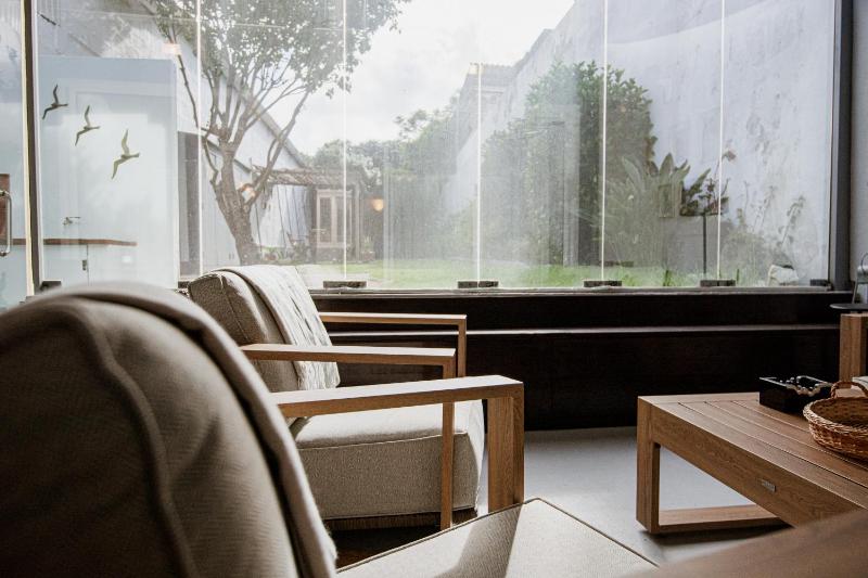 Apartment with Garden View image 3