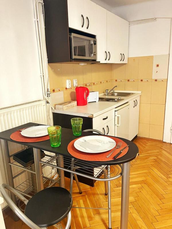 Central Stay in the Heart of Budapest - image 6