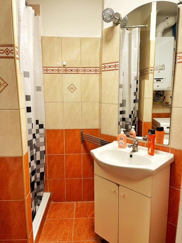 Central Stay in the Heart of Budapest - image 14