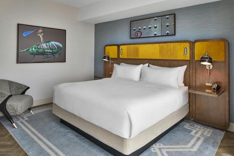 Denali King Suite with City View image 3