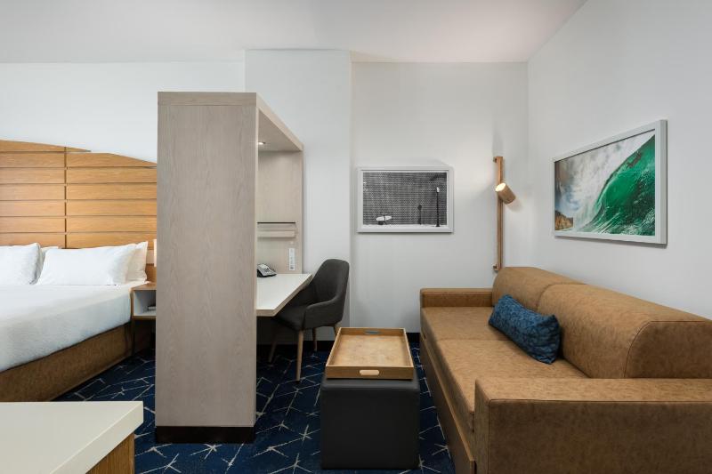 King Room with Partial Ocean View image 3