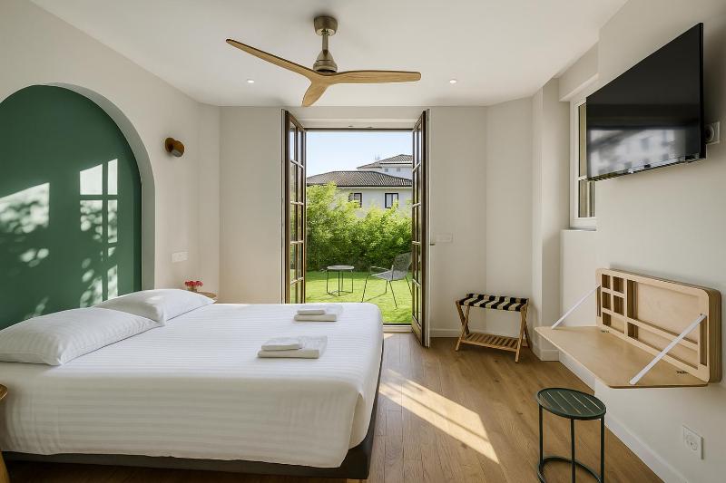 Double Room with Terrace image 1