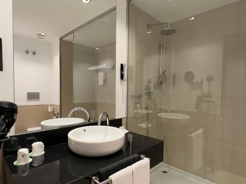 Double Room - Romantic Offer image 4