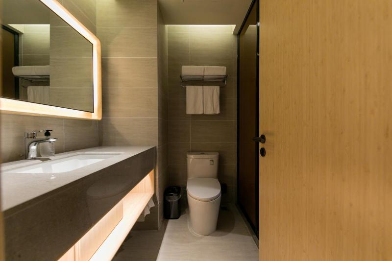 Superior King Room image 1