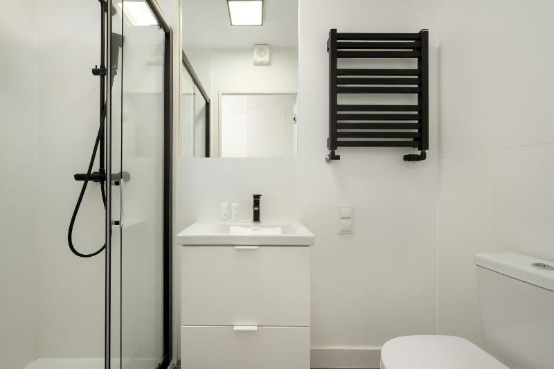 Legnicka Cozy & Modern Studio in Wrocław by Noclegi Renters - image 10