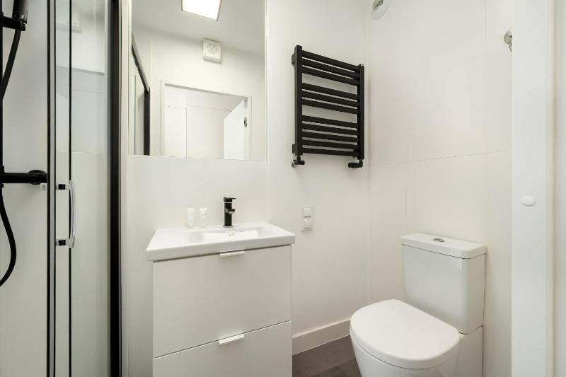 Legnicka Cozy & Modern Studio in Wrocław by Noclegi Renters - image 23