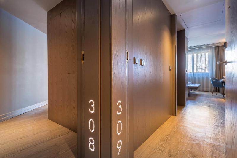 Family Room (3 Adults + 2 Children) image 1