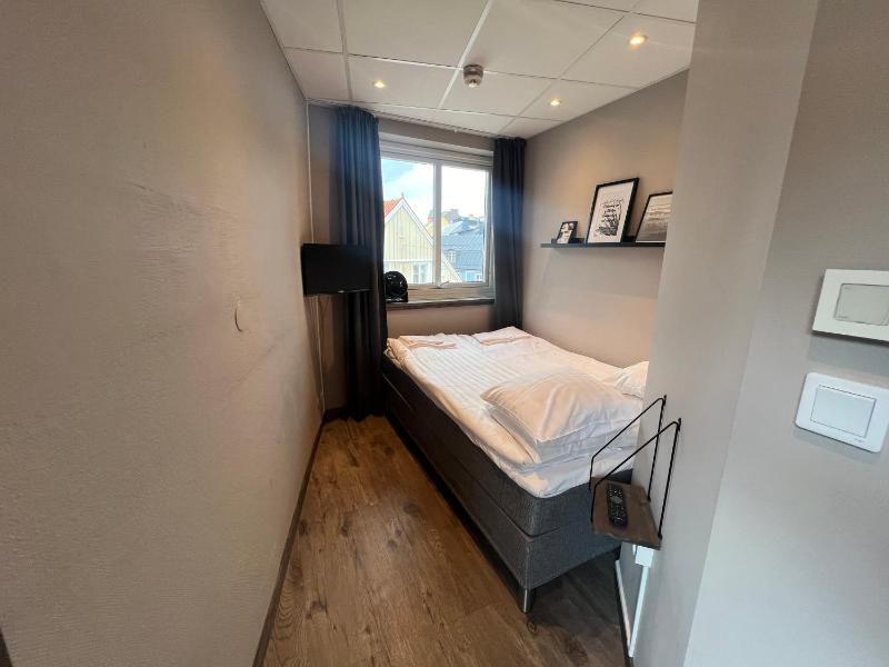 Single Room image 2