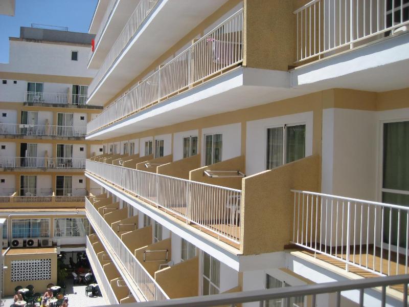 Hotel Riutort - image 13