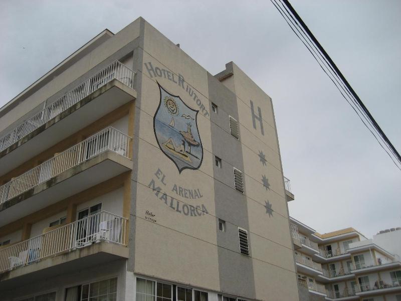 Hotel Riutort - image 6