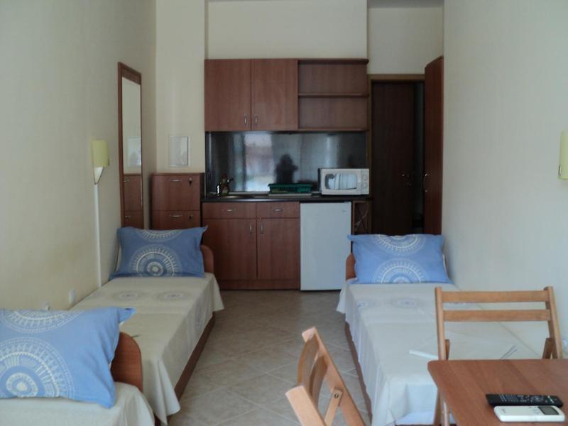 Meni Apartments and Guest Rooms - image 8