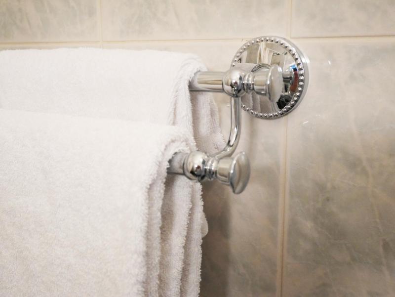 Single Room with Private Bathroom image 2