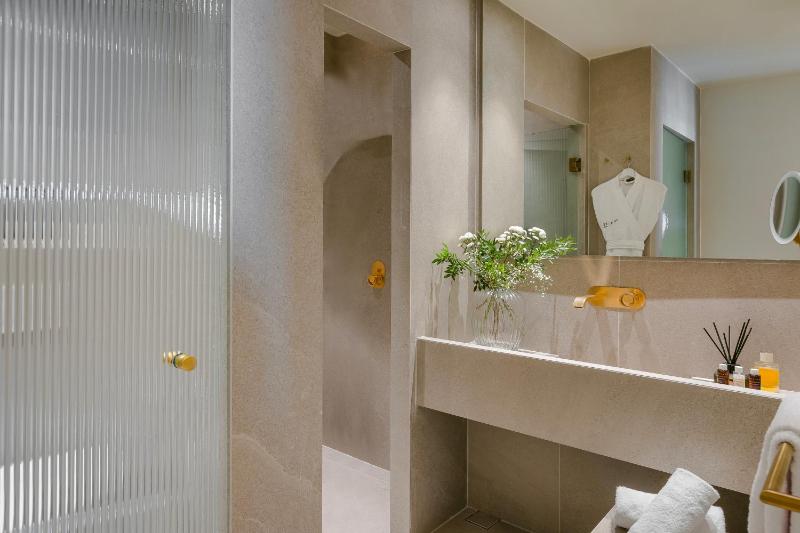 Loft Two-Bedroom Suite image 3