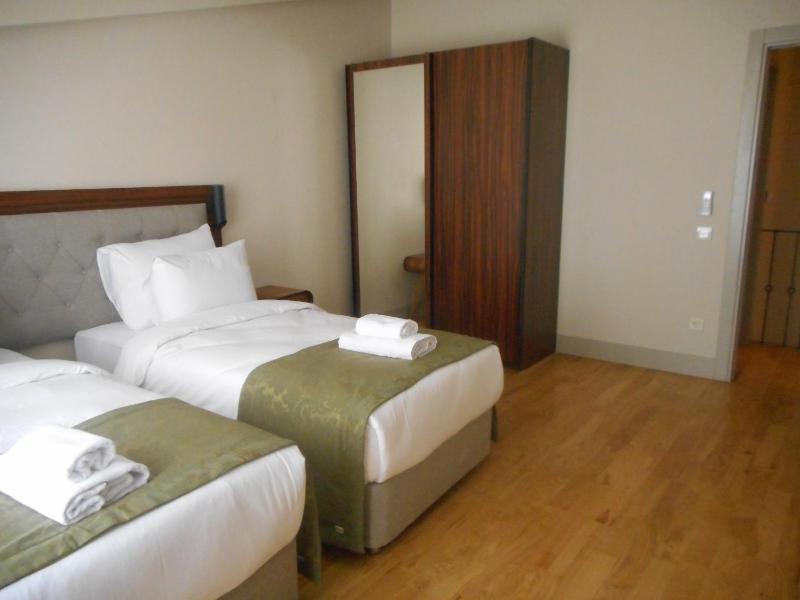 One-Bedroom Apartment image 3