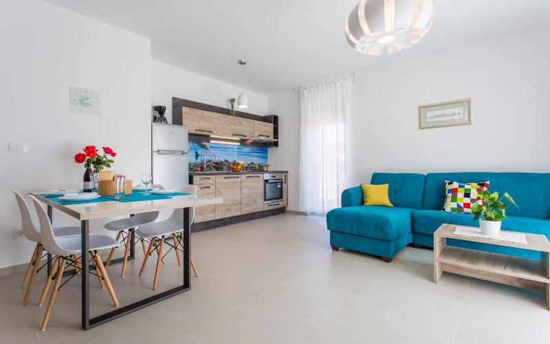 Apartment with Sea View image 3
