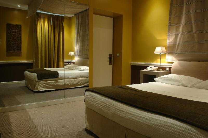 Deluxe Double Room image 2