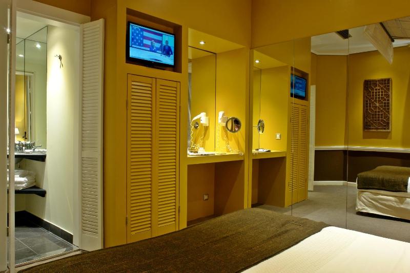 Deluxe Double Room image 2
