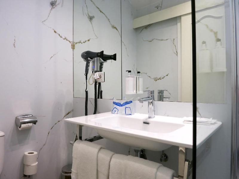 Superior Double Room image 2