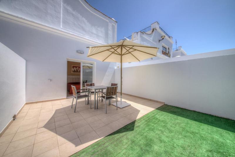 Superior One-Bedroom Apartment with Terrace (2 Adults) image 2